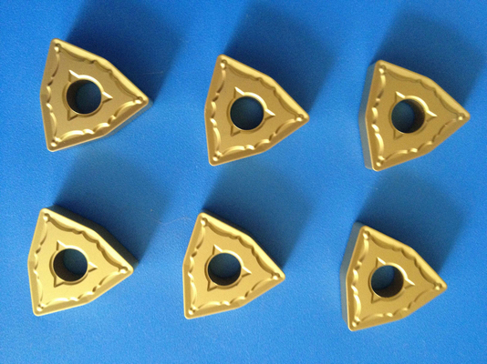Il carburo giallo di CNC di TCMT090204-HF inserisce il triangolo K05 - K15 dello strumento