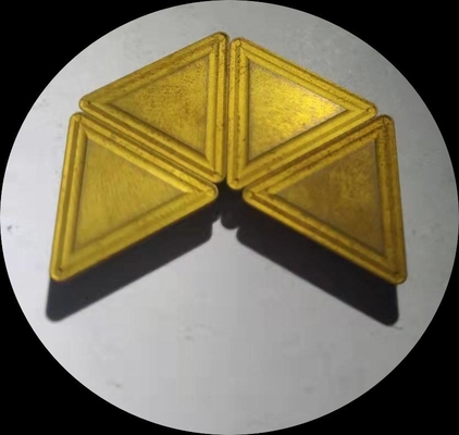 Clip su colore dorato cementato degli utensili per il taglio del carburo YBM251