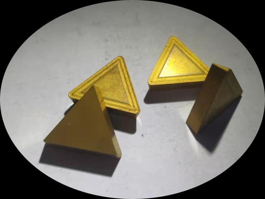 Clip su colore dorato cementato degli utensili per il taglio del carburo YBM251