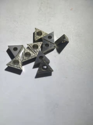 Il carburo giallo di CNC di TCMT090204-HF inserisce il triangolo K05 - K15 dello strumento